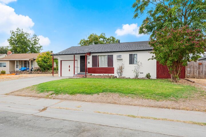 Property Photo:  214 Bay Drive  CA 95815 
