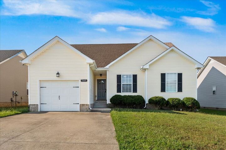547 Fox Trot Dr  Clarksville TN 37042 photo