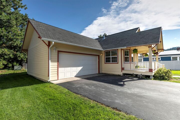 Property Photo: 1306 Lily Court MT 59802