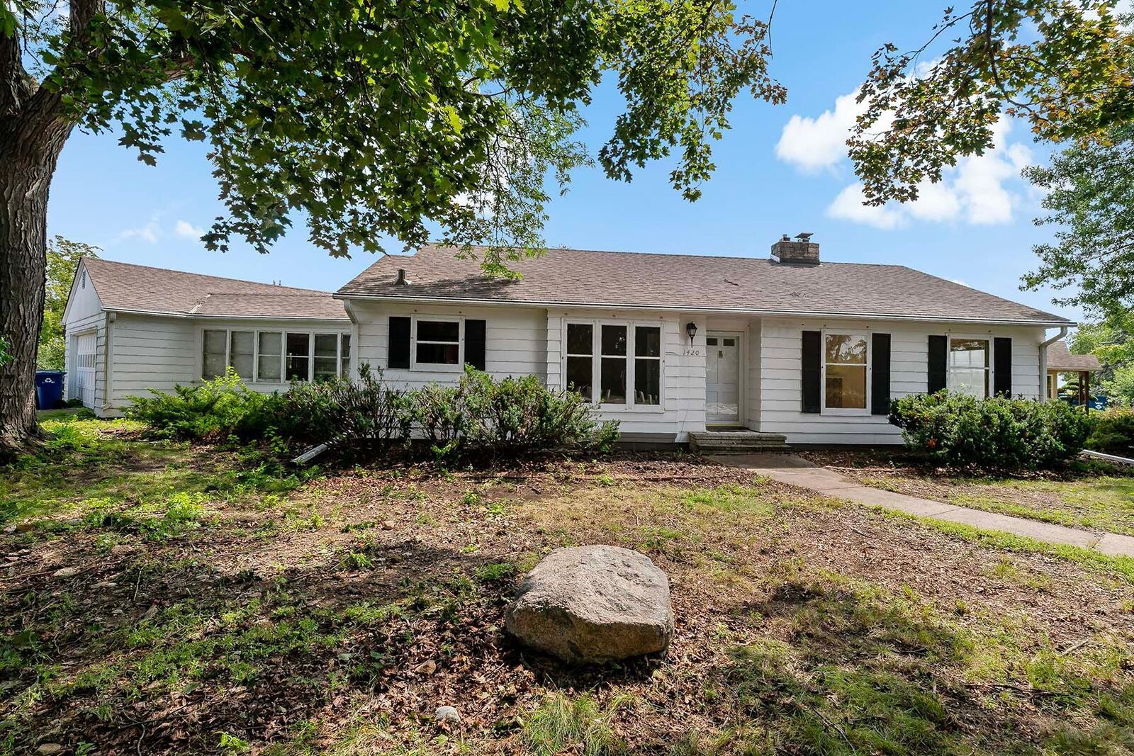 Property Photo: 1420 Mississippi River Boulevard S MN 55116