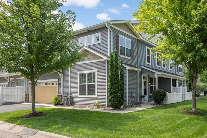 Property Photo:  1820 Plymouth Lane 5  MN 55317 