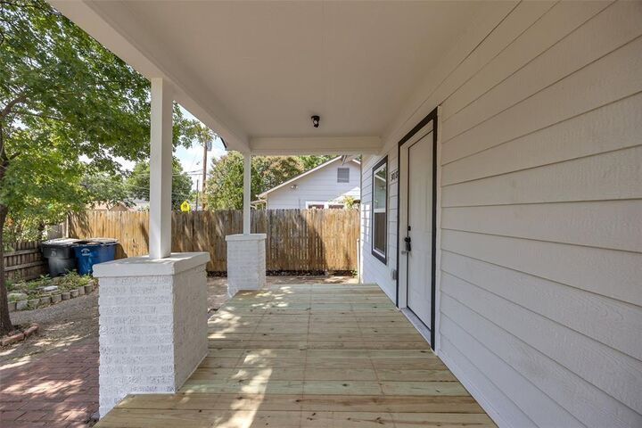 Property Photo: 3018 Crossman Avenue TX 75212