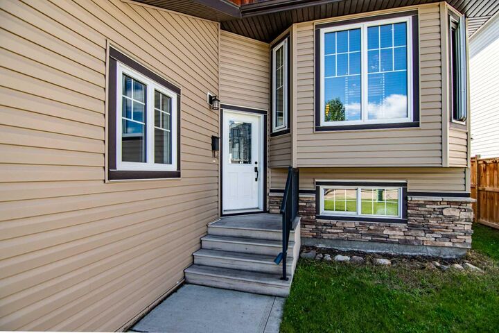 Property Photo: 38 Woodbine Avenue NW AB T4M 0J4