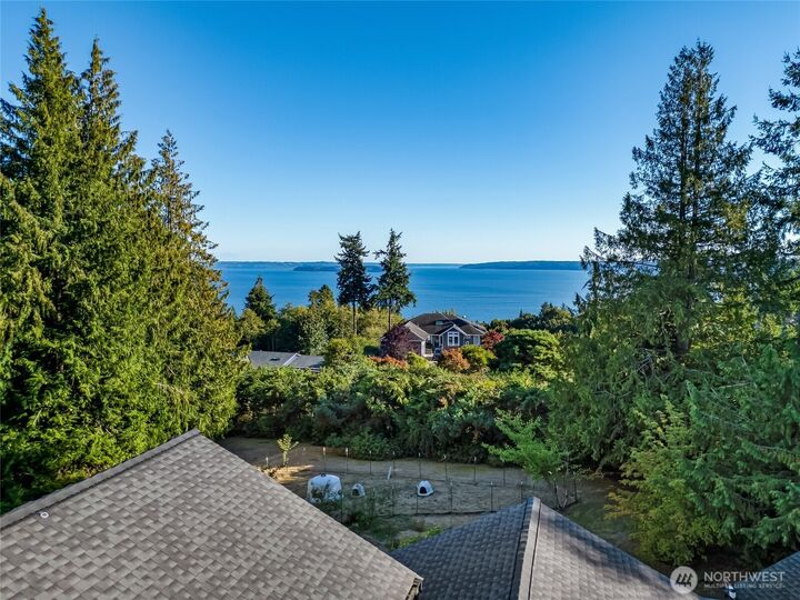 Property Photo: 11525 76th Avenue NW WA 98271