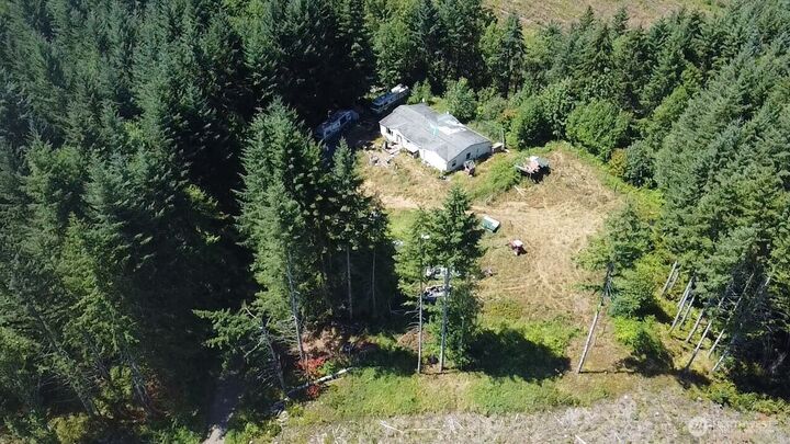 Property Photo:  305  August Road 75  WA 98570 