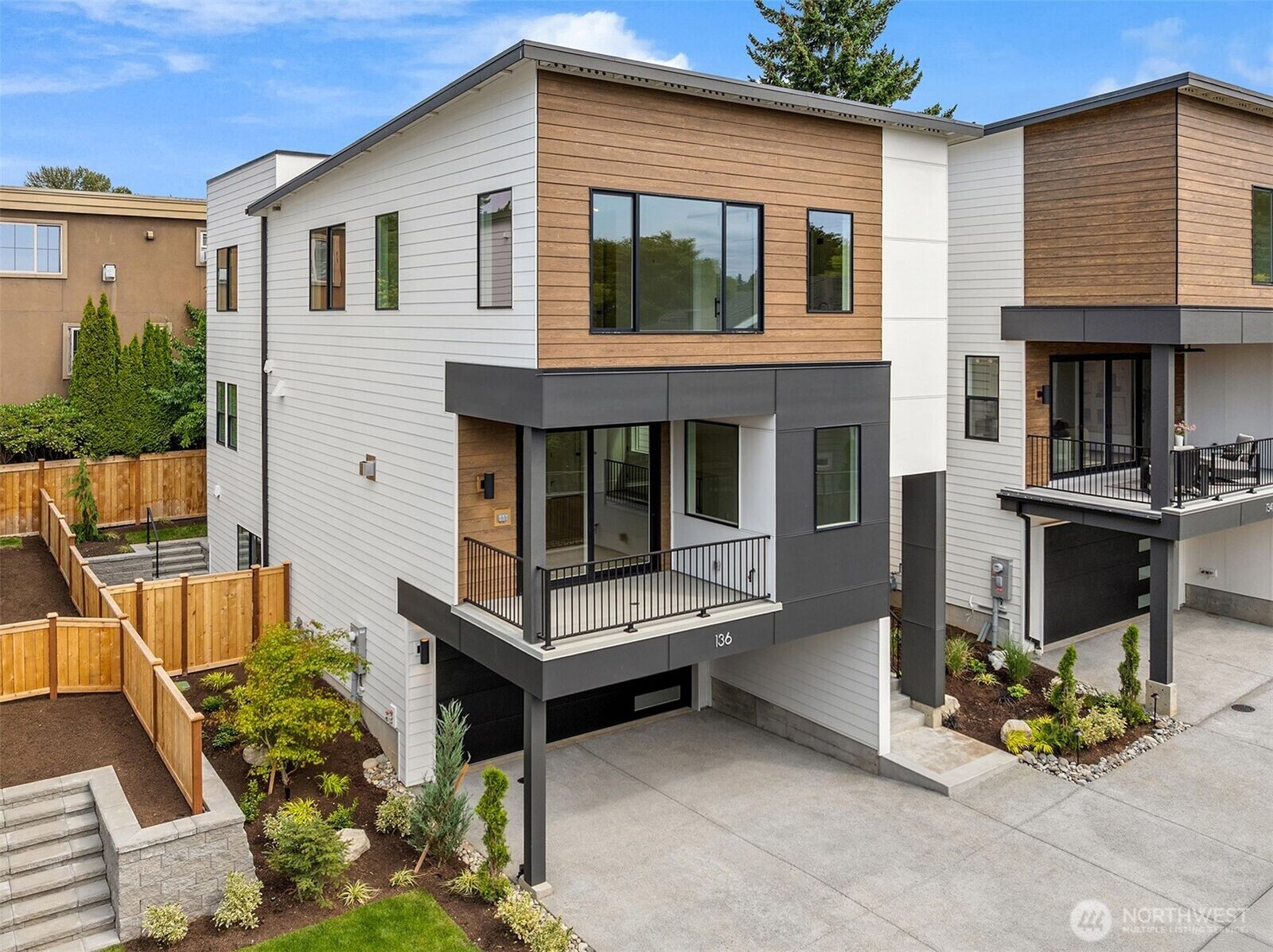 Property Photo:  136  8th Court  WA 98033 