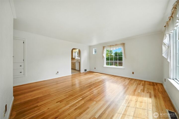 Property Photo:  1913  Pleasant Street  WA 99362 