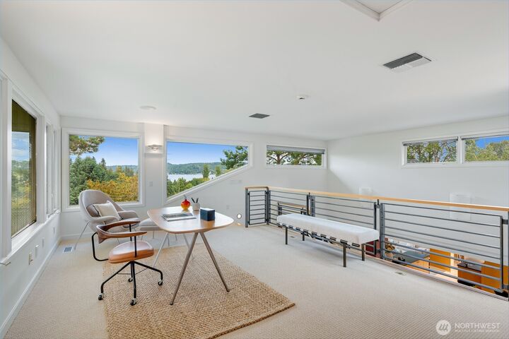 4660 NE 89th Street  Seattle WA 98115 photo