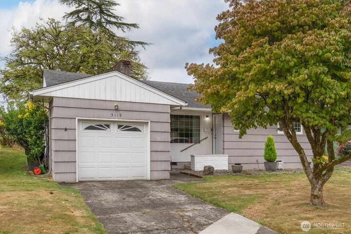 Property Photo:  3119  Maple Street  WA 98632 