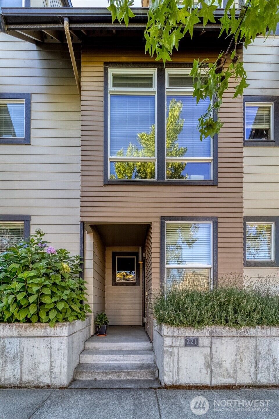 Property Photo:  221 W Sumach Street  WA 99362