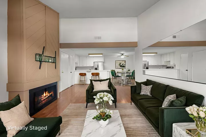 Property Photo: 9140 Gramercy Dr 400 CA 92123