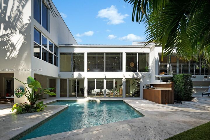 Property Photo: 144 N Prospect Dr FL 33133