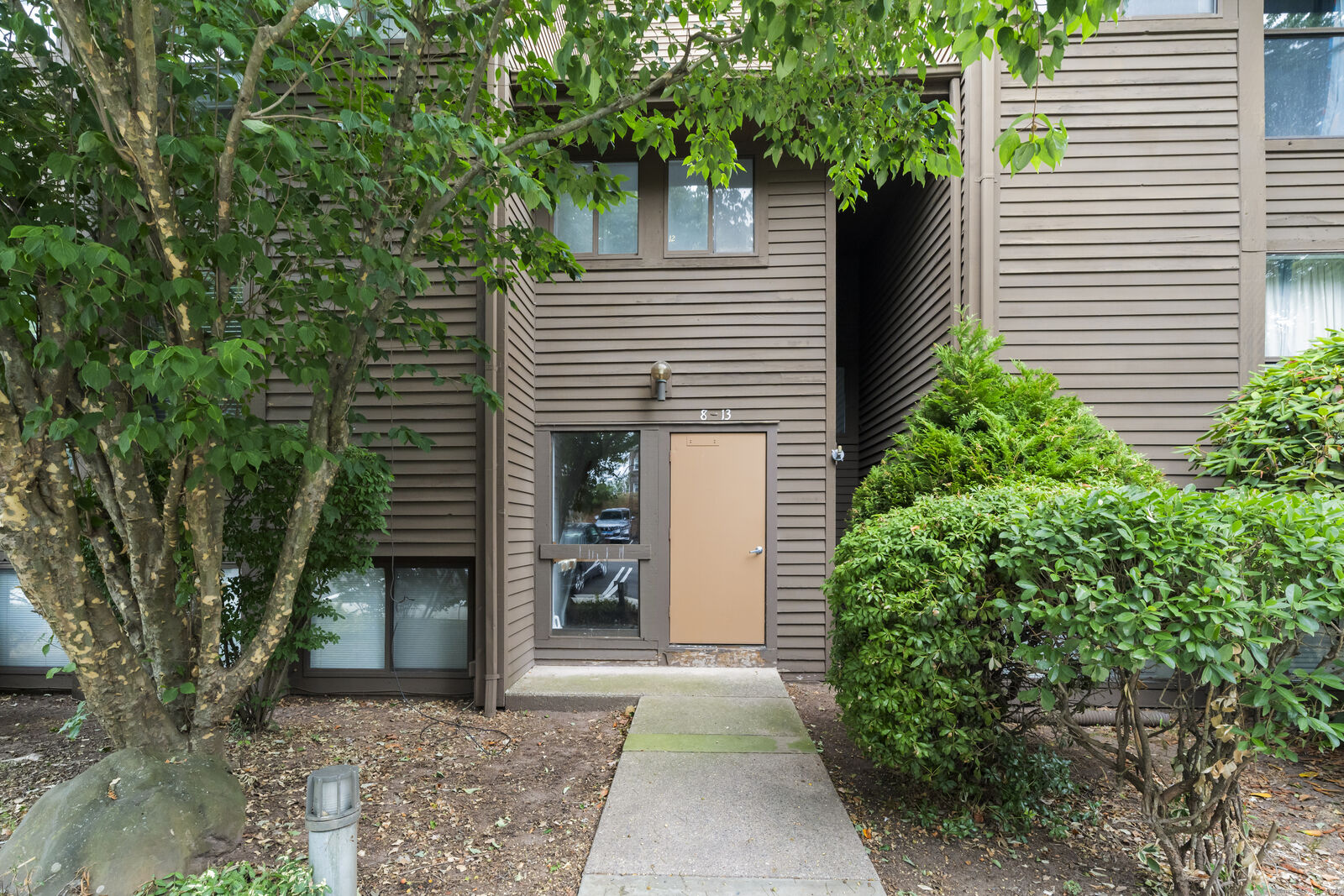 Property Photo:  900 Mix Avenue Apt 10  CT 06514 