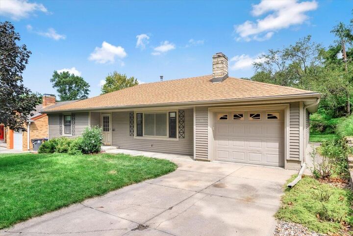 Property Photo:  118 Elmwood Drive  IA 51503 