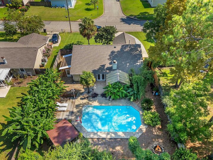 Property Photo: 2713 Vassar Road FL 32309