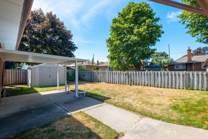 Property Photo:  64 Gatineau Street  ON L1H 7G3 