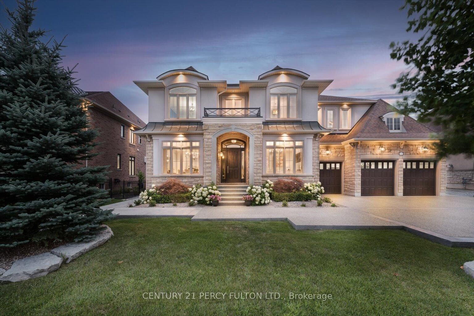 Property Photo: 13 Country Club Crescent ON L9P 0B8
