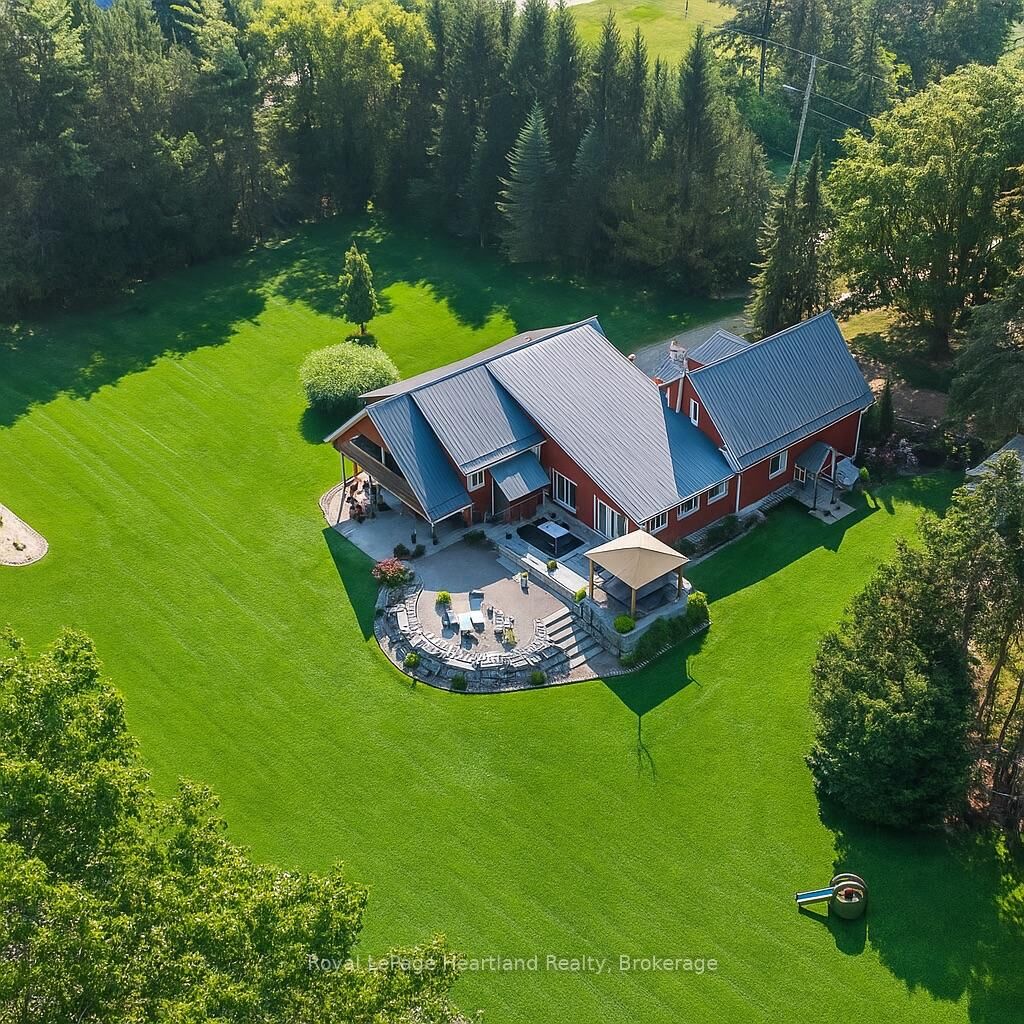 Property Photo: 1043 Queen Street ON N0G 2X0