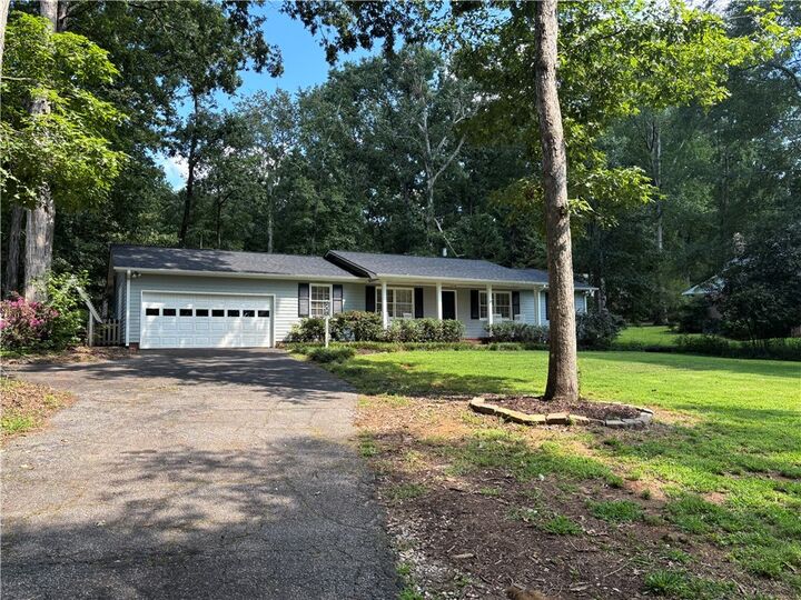 Property Photo: 213 Brookgreen Drive SC 29625