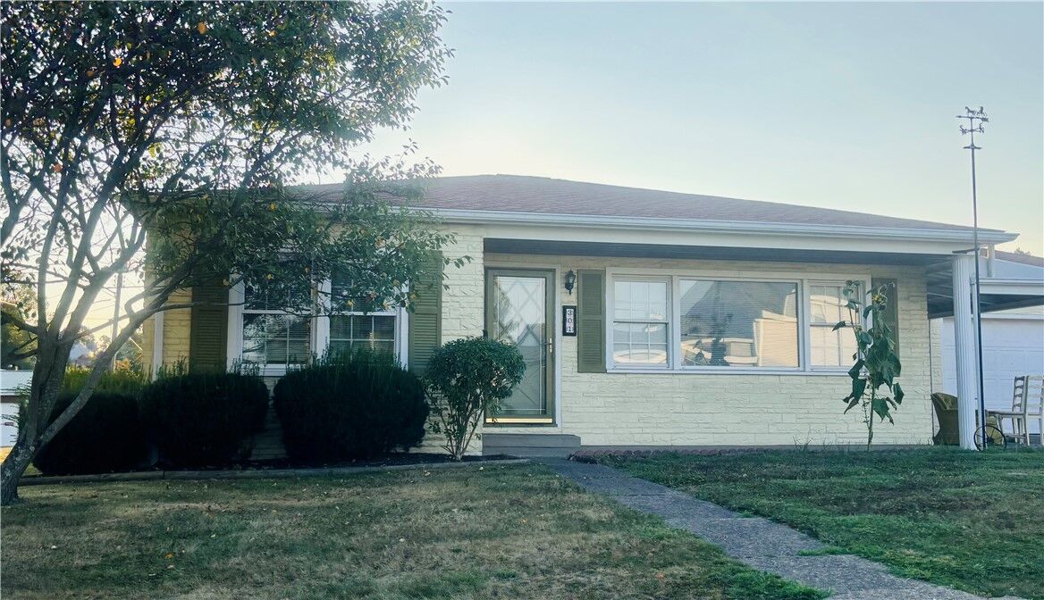 Property Photo:  301 15th Ave  PA 15010 