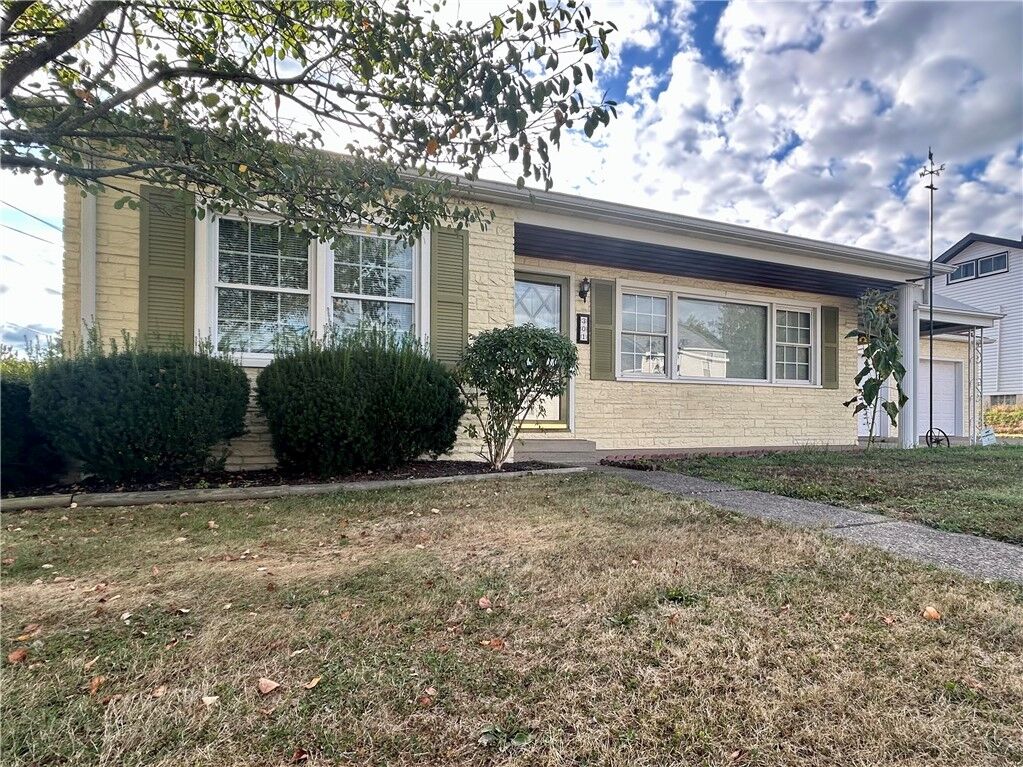 Property Photo:  301 15th Ave  PA 15010 