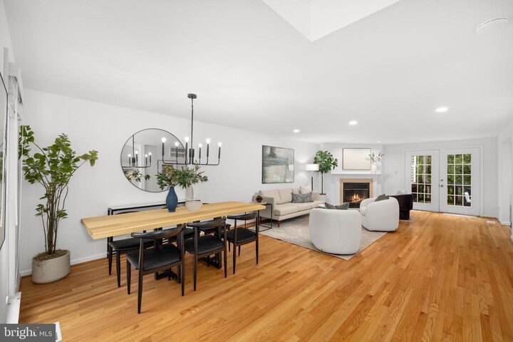 Property Photo:  1502 Deer Point Way  VA 20194 