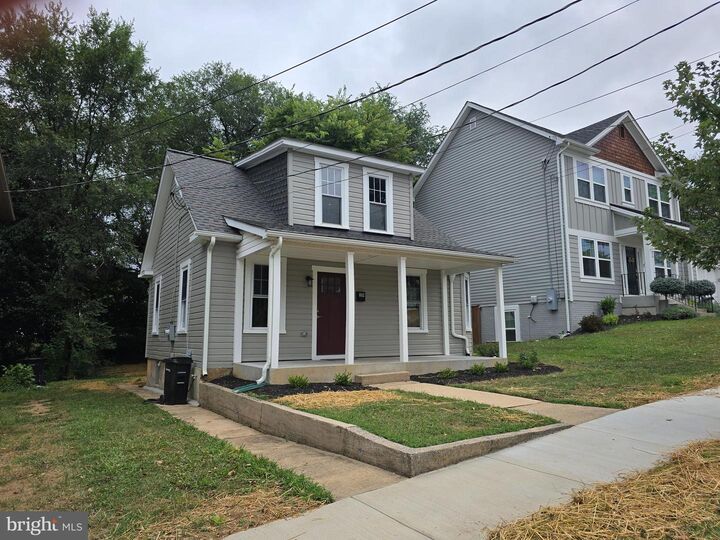 Property Photo: 20 E Hart Street VA 22601