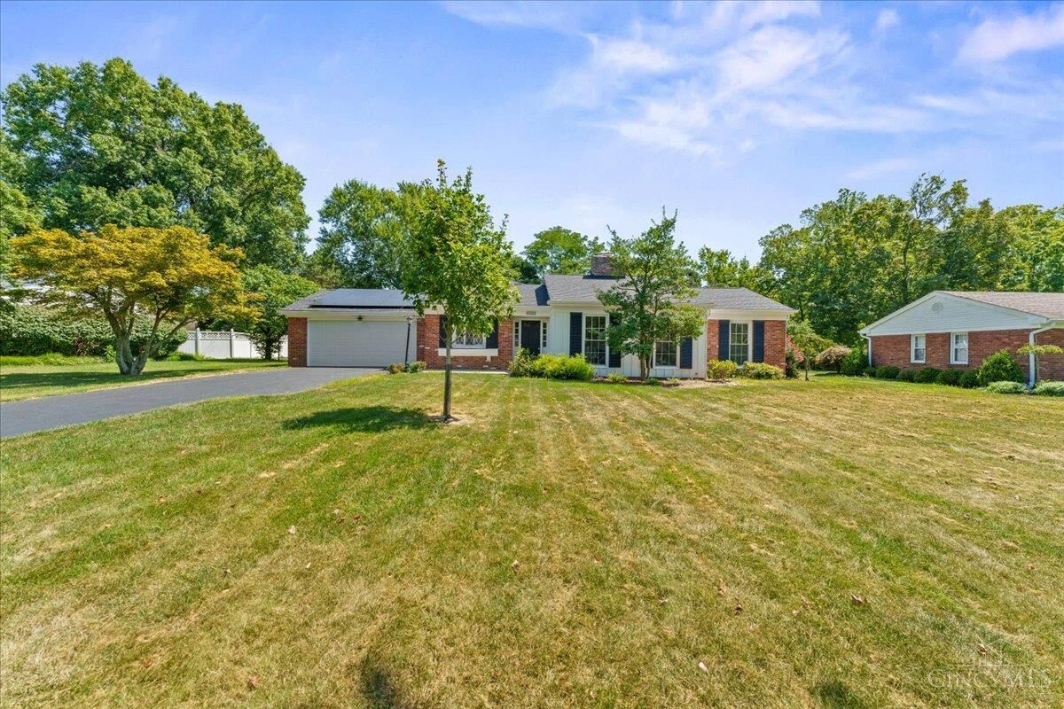 Property Photo: 1624 Huntcrest Drive OH 45255