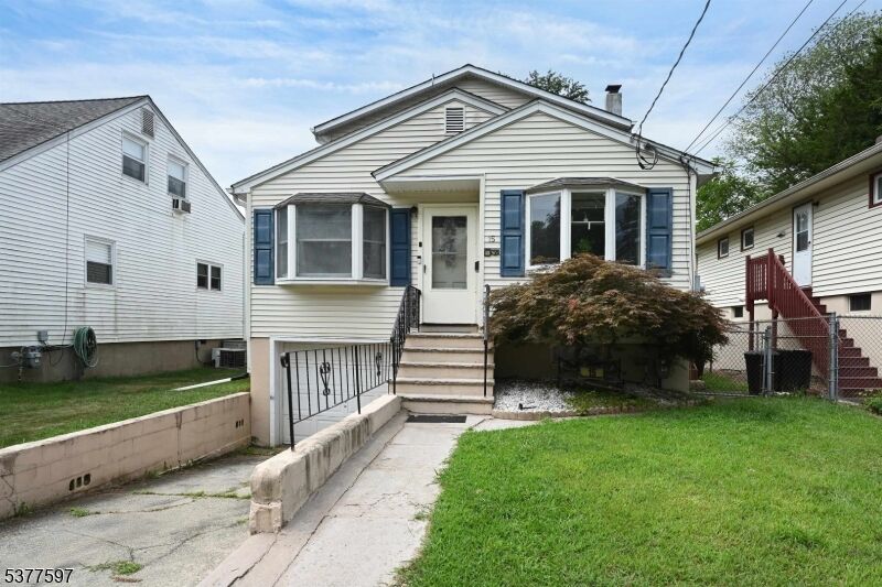 Property Photo:  15 Carlson Pl  NJ 07034