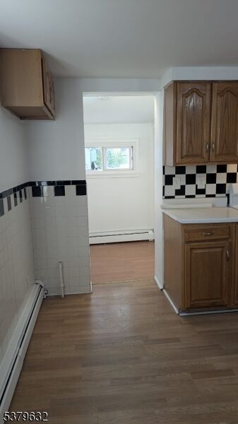 Property Photo:  1290 Baker St 2L  NJ 07205 