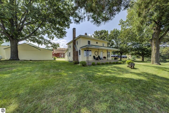 Property Photo: 4135 Schoolcraft MI 49615