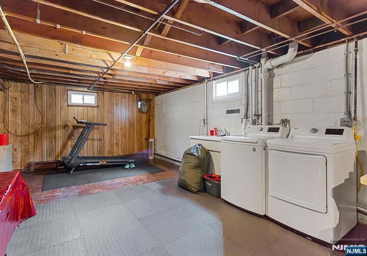 33 Chobot Lane  Elmwood Park NJ 07407 photo