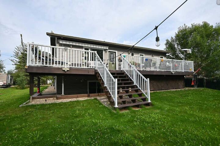 Property Photo:  150 Sunrise Drive  AB T9S 1R7 
