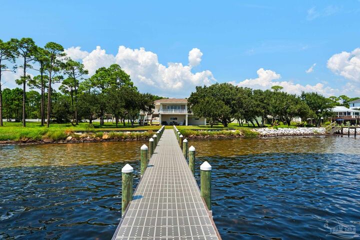 Property Photo:  2829 Bay St  FL 32563 