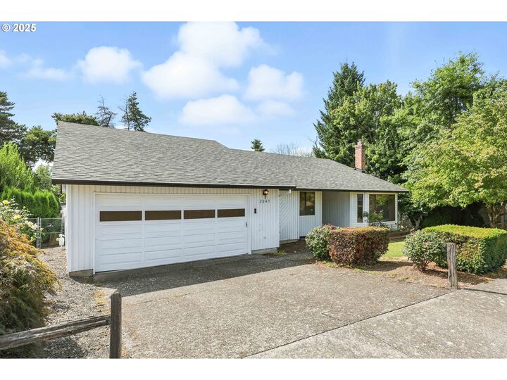Property Photo:  2045 SE Scott Ave  OR 97080 