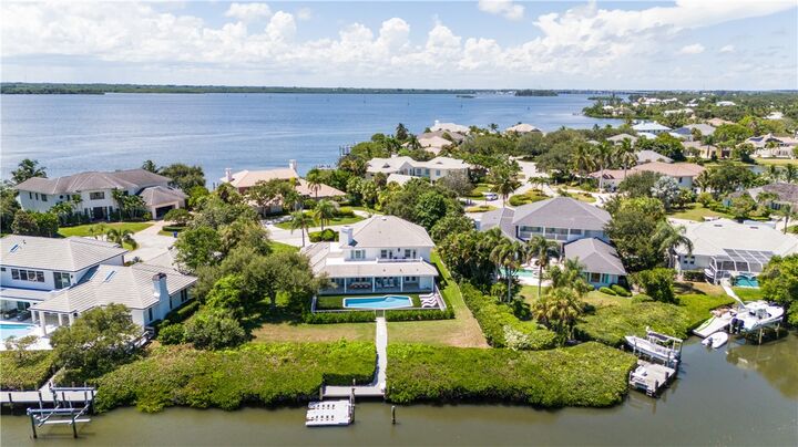 Property Photo: 230 Osprey Court FL 32963