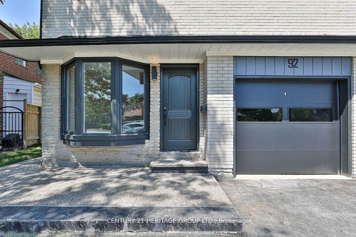 Photo de la propriété: 92 Tanjoe Crescent ON M2M 1P7