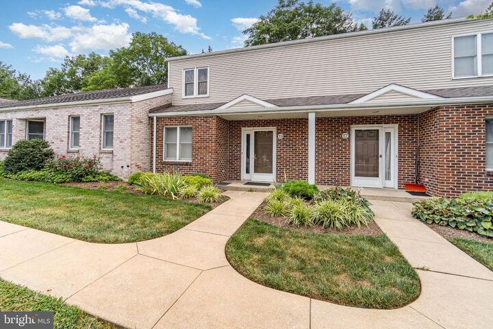 Property Photo:  19 Woodland Estate  PA 17042 