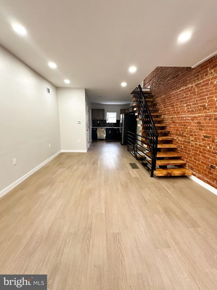 2437 S Beulah Street  Philadelphia PA 19148 photo