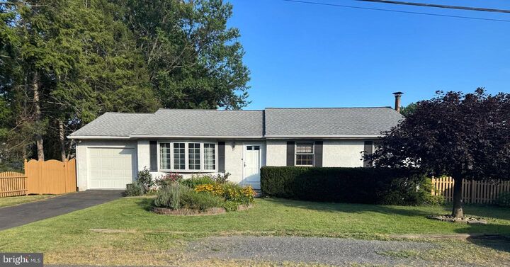 213 Garden Avenue  Horsham PA 19044 photo
