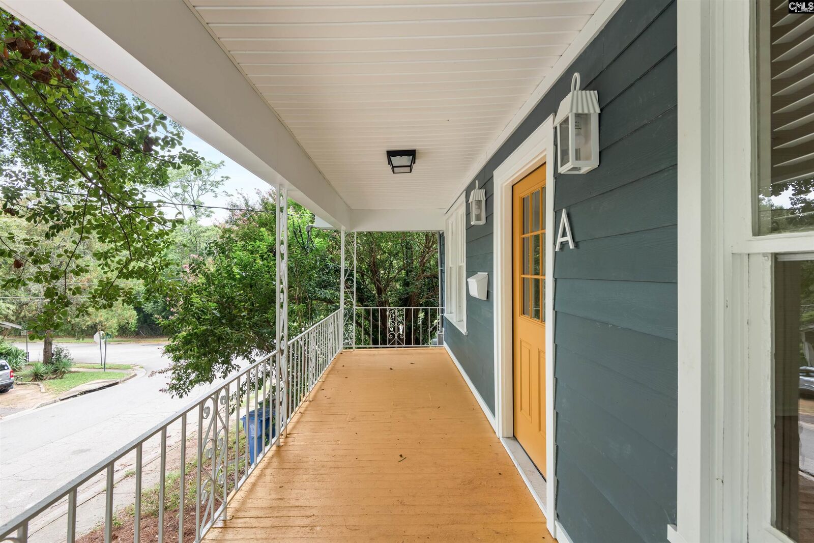 Property Photo:  907 Beaufort  SC 29201 