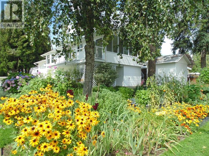 Property Photo: 2274 10th Avenue BC V1N 2Z7