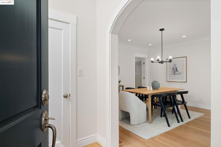 Property Photo: 6314 Broadway Ter CA 94618