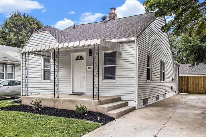 1428 Johnson Street  South Bend IN 46628 photo