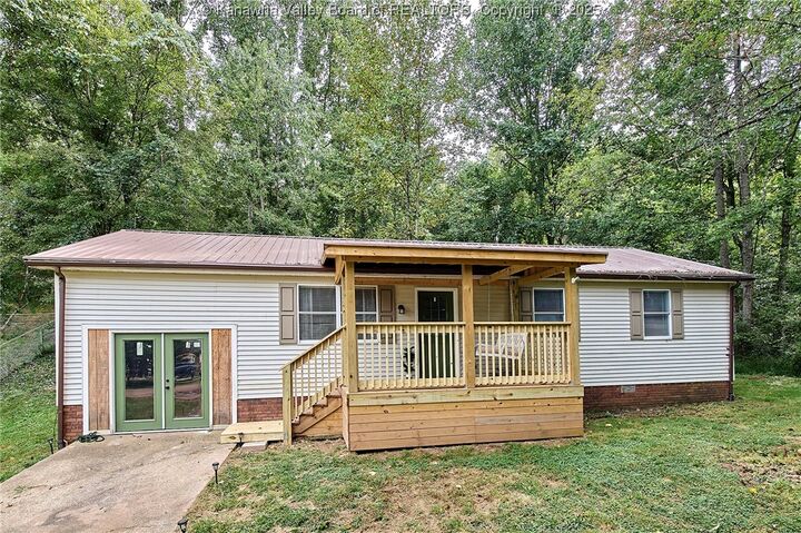 5018 Elmhaven Circle  Charleston WV 25313 photo