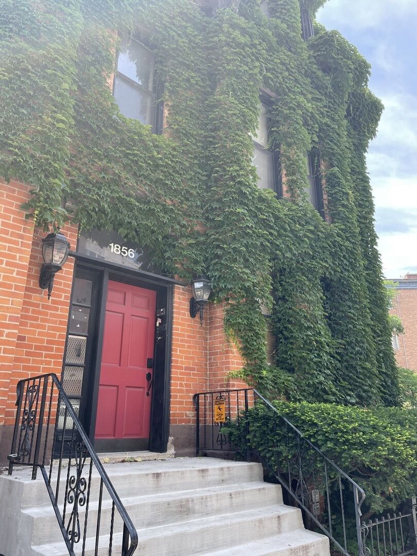 Property Photo:  1856 N Lincoln Avenue 1  IL 60614