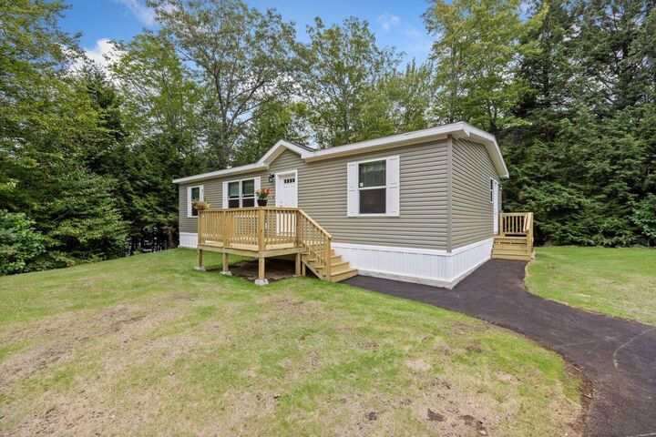 Property Photo: 516 Oak Street ME 04073