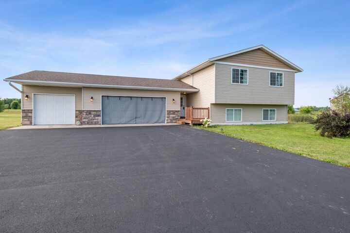 Property Photo: 48140 Autumn Court MN 55080