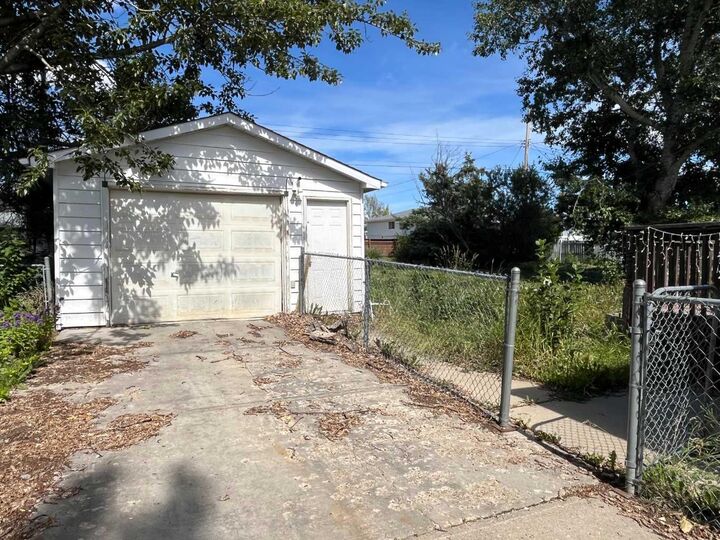 Property Photo:  16 Centennial Crescent  AB T0G 2C0 