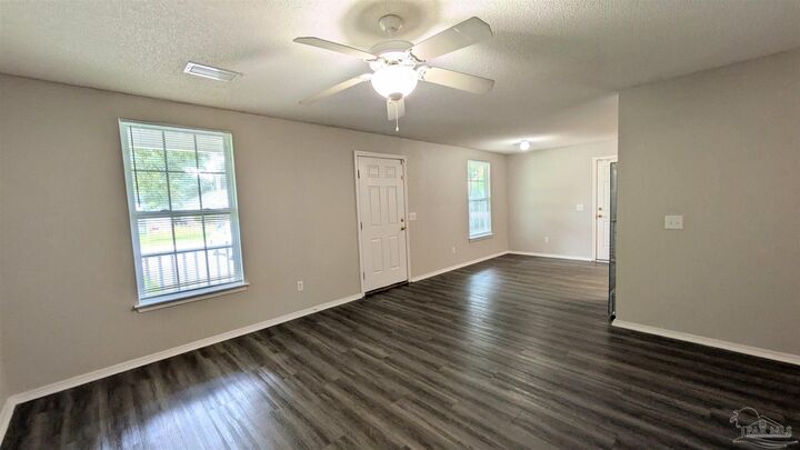 Property Photo: 8660 Figland Ave FL 32534